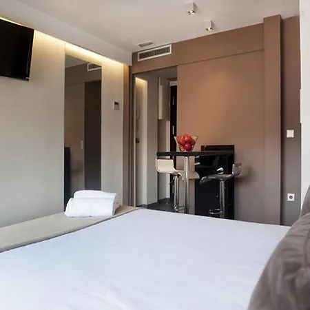 Fifteen Apartahotel 2*