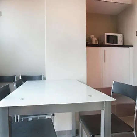 Hotel apartamentowy Fifteen 2*